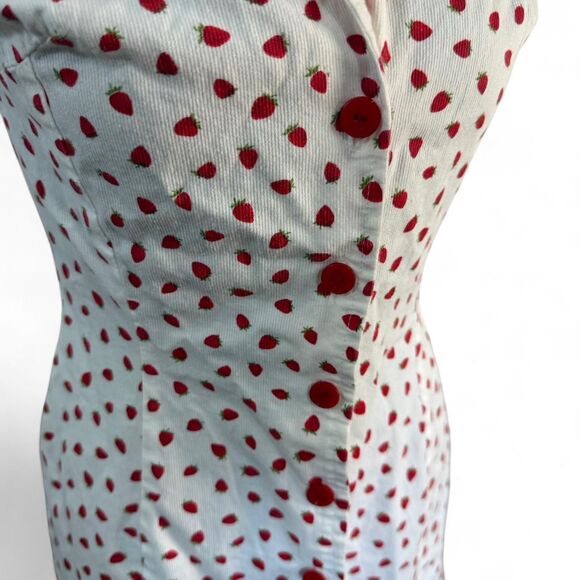 Cherry Sue S Vintage 1940s Strawberry Print Button Down Dress. - Picture 4 of 7